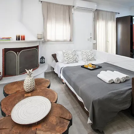 Bohemian Townhouse Apartment Skiathos Town Exterior photo