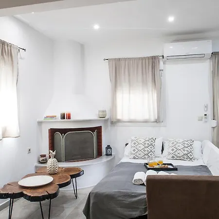 Bohemian Townhouse Apartment Skiathos Town Exterior photo