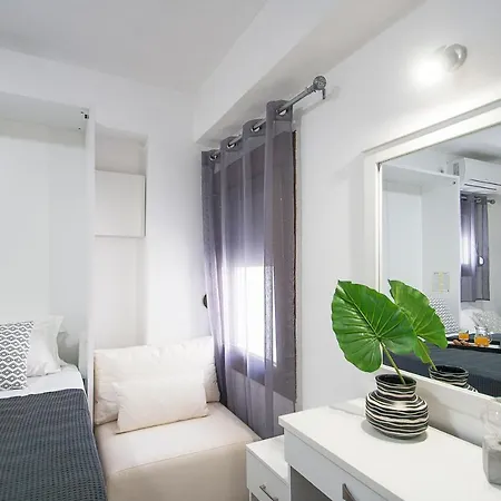 Bohemian Townhouse Apartment Skiathos Town Exterior photo