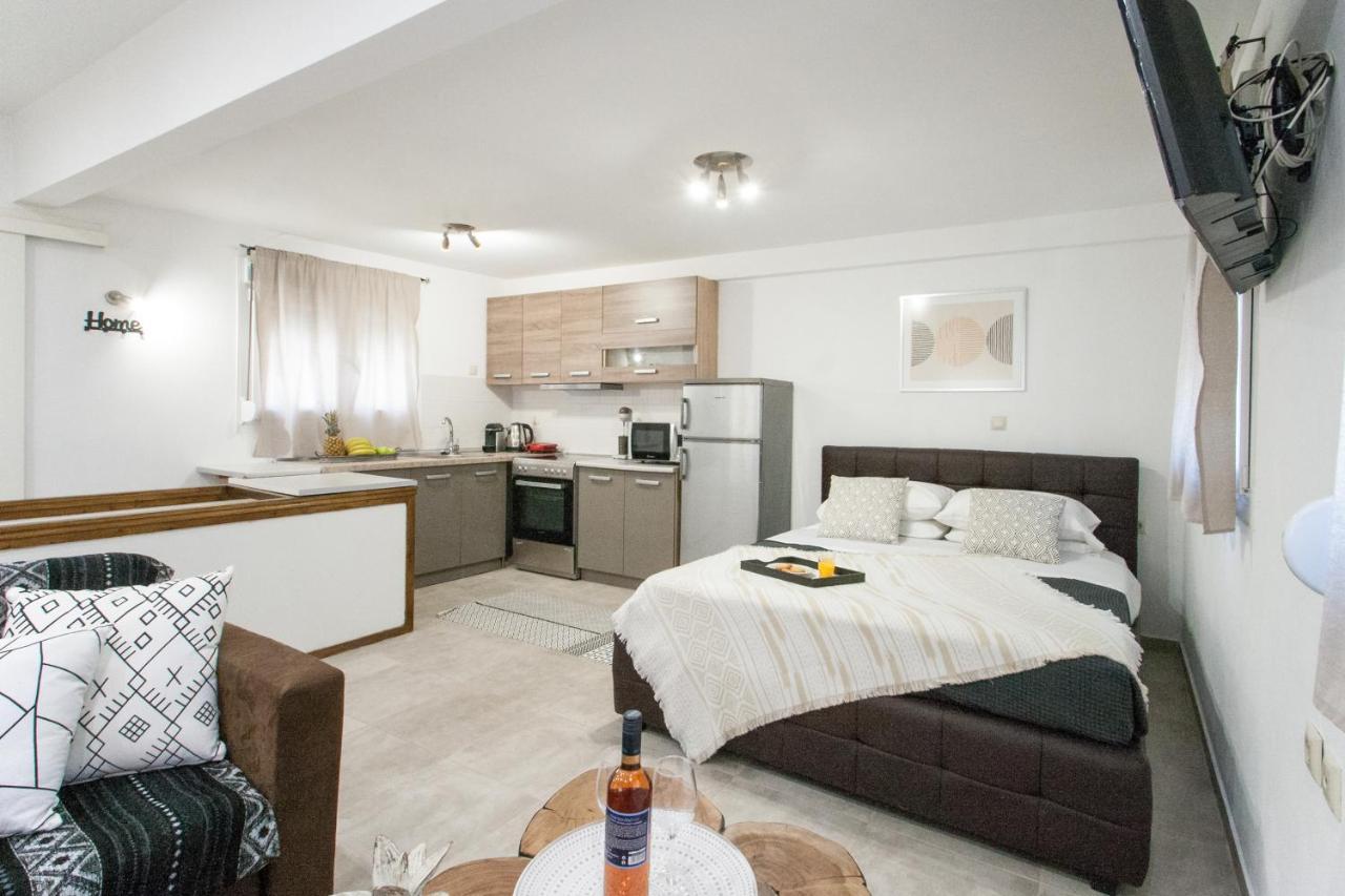 Apartment Bohemian Townhouse Skiathos Town